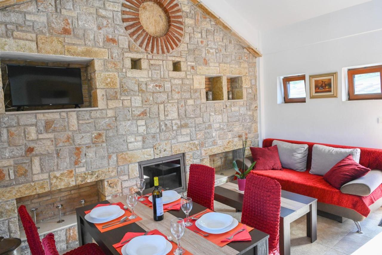 נאפפליו Αριων Village & Suites מראה חיצוני תמונה